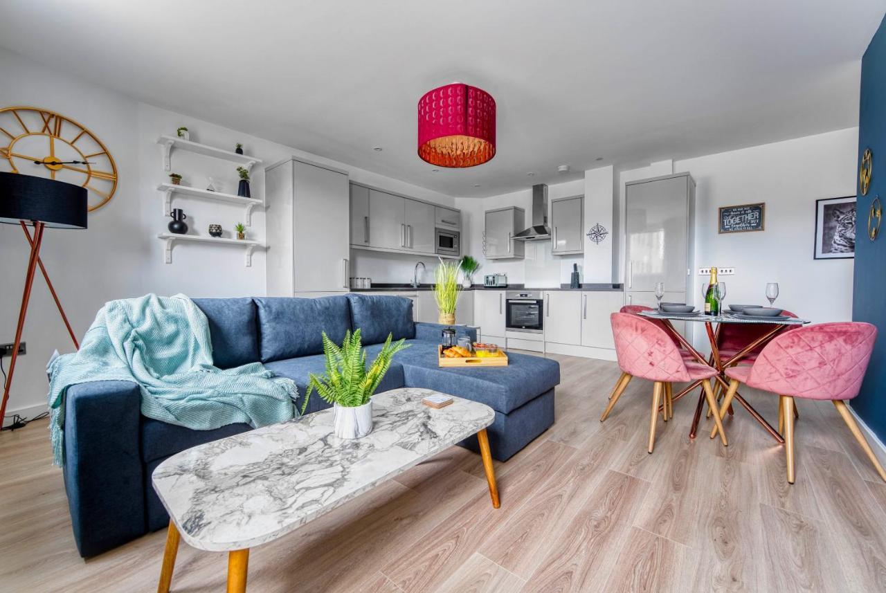 The Post House Two By Fortuna Property Глостър Екстериор снимка