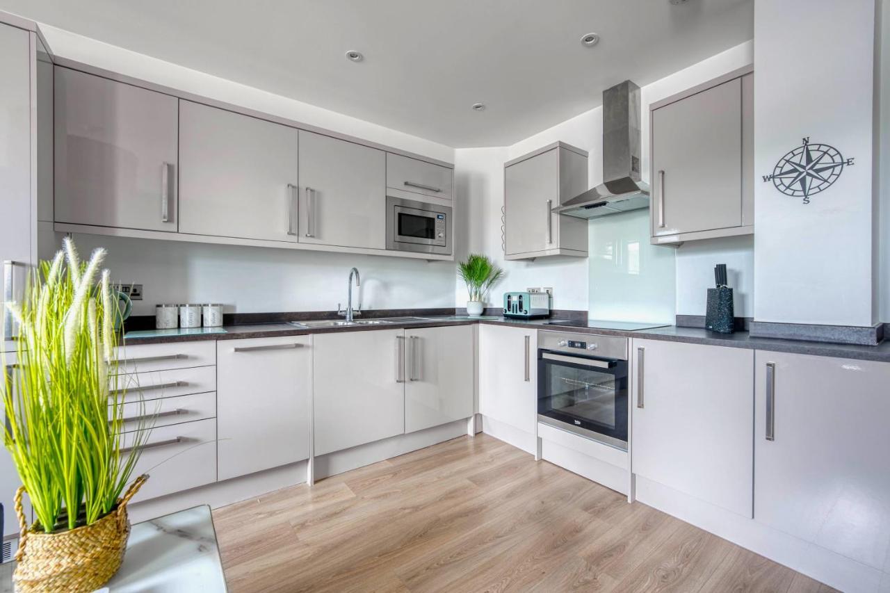 The Post House Two By Fortuna Property Глостър Екстериор снимка