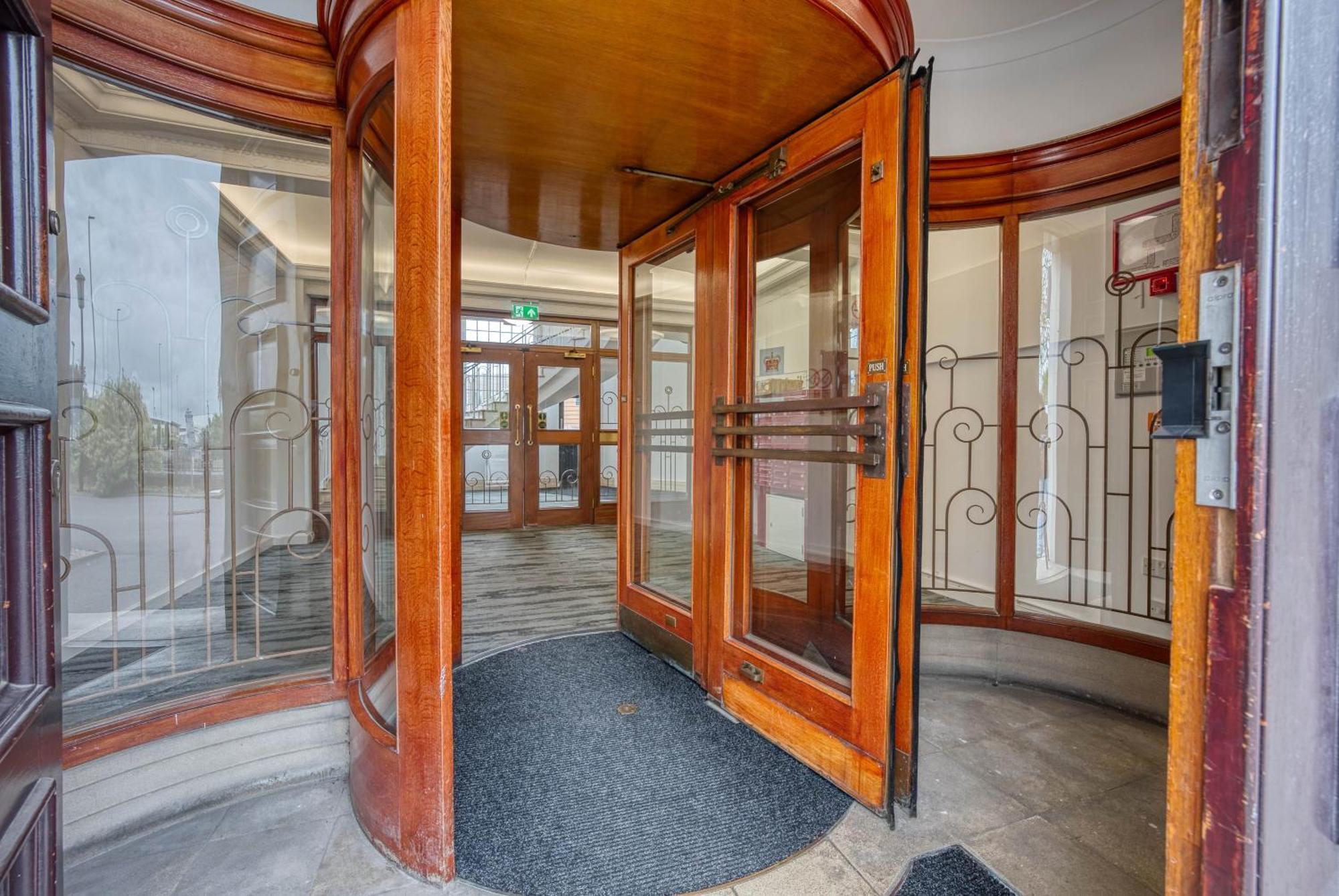 The Post House Two By Fortuna Property Глостър Екстериор снимка